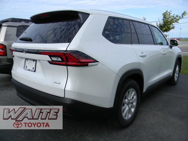 New 2026 Toyota Grand Highlander XLE FWD image 2