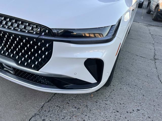 Used 2024 Lincoln Nautilus Reserve image 11