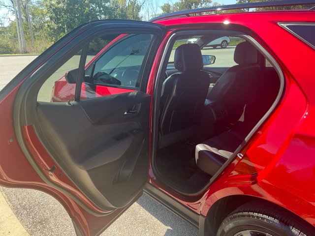Used 2024 Chevrolet Equinox RS w/ LPO, Floor Liner Package FWD image 16