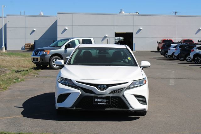 Used 2020 Toyota Camry SE w/ Carpet Mat Package image 9