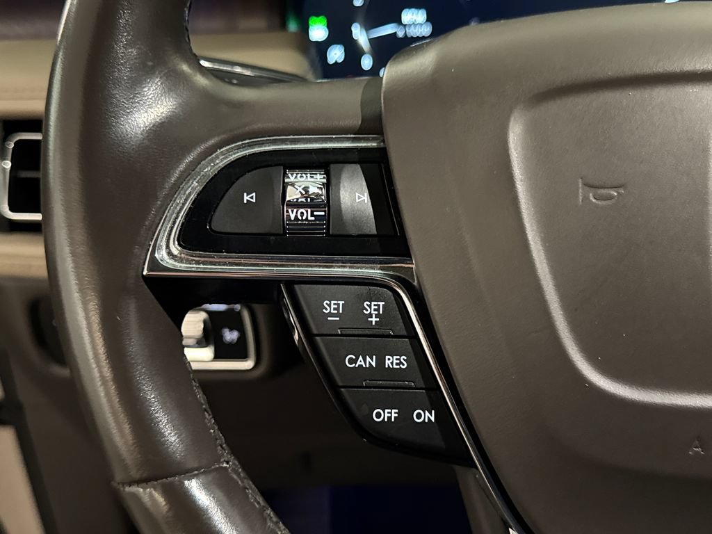Used 2022 Lincoln Nautilus Reserve FWD image 19