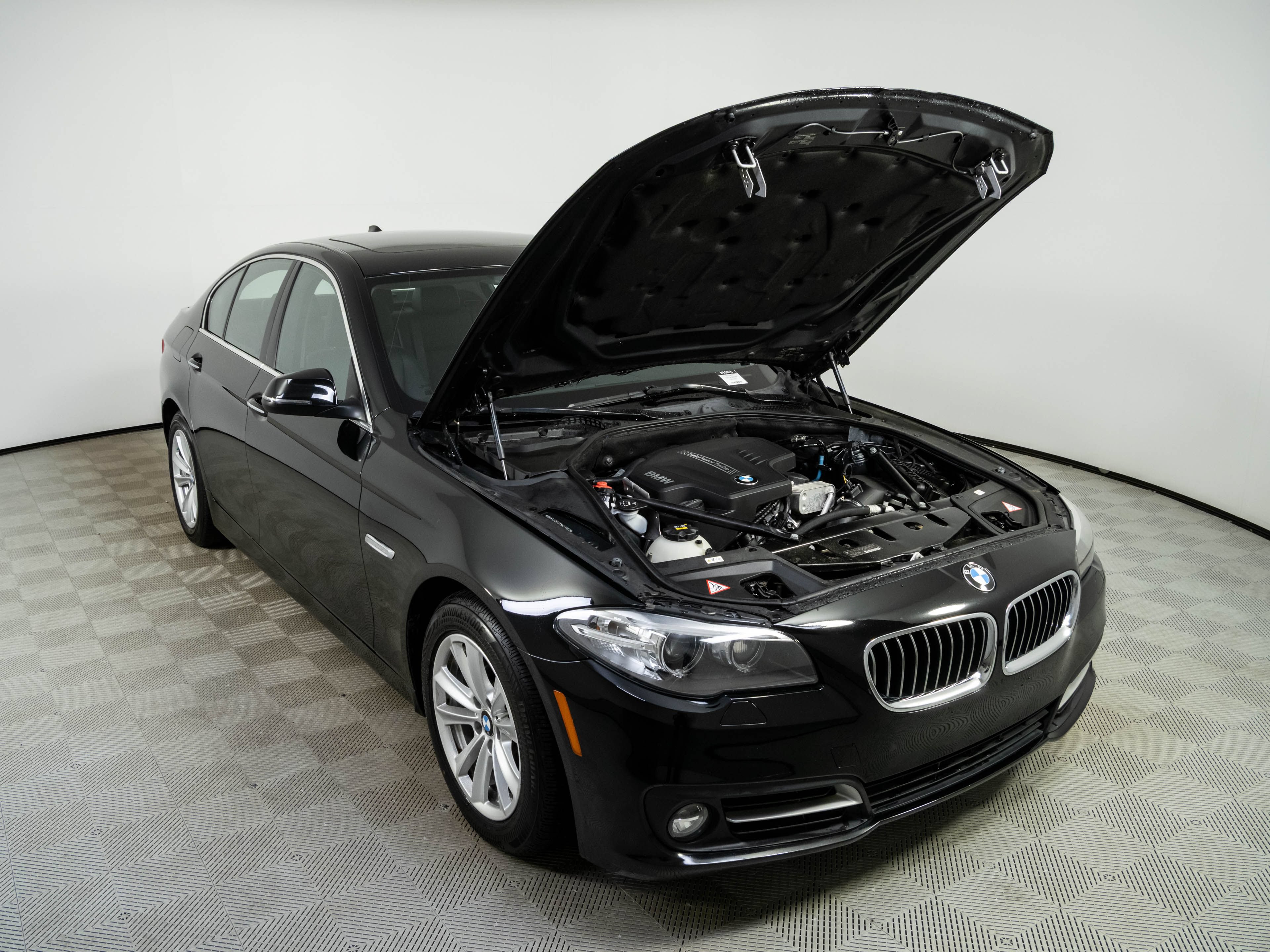 Used 2015 BMW 528i xDrive Sedan AWD/4WD image 31