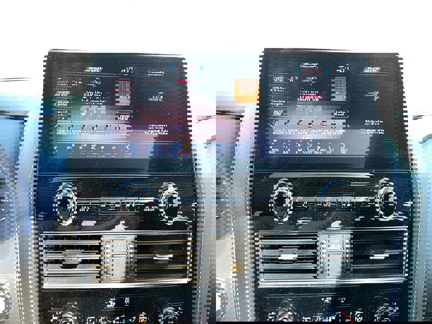 Used 2022 INFINITI QX80 Luxe w/ All-Season Package image 18