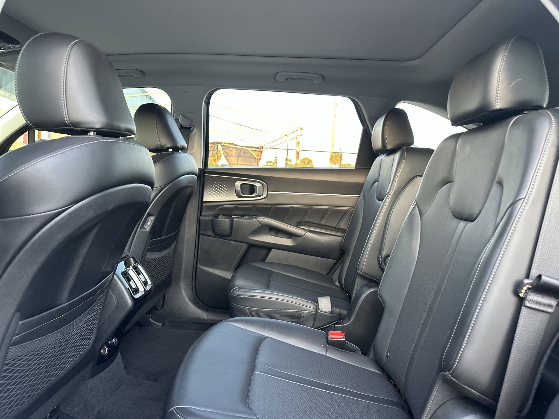 Used 2023 Kia Sorento SX FWD image 22