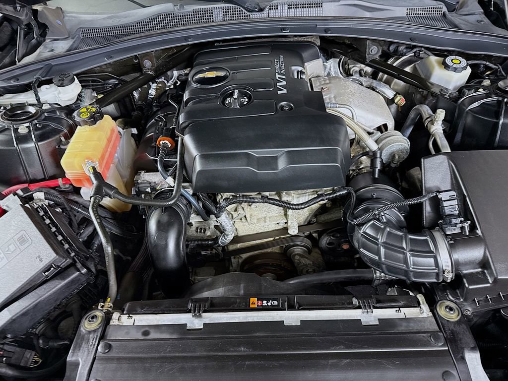 Used 2018 Chevrolet Camaro LT RWD image 28