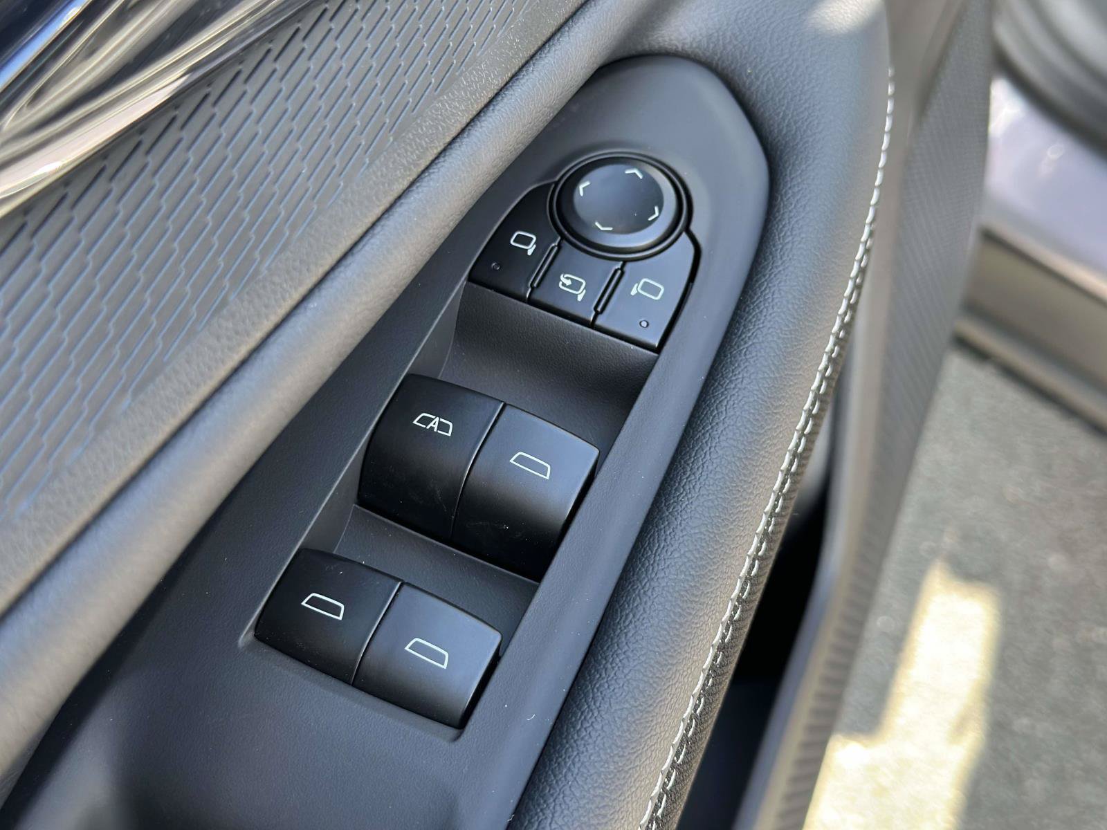New 2026 Chevrolet Blazer EV LT AWD/4WD image 17