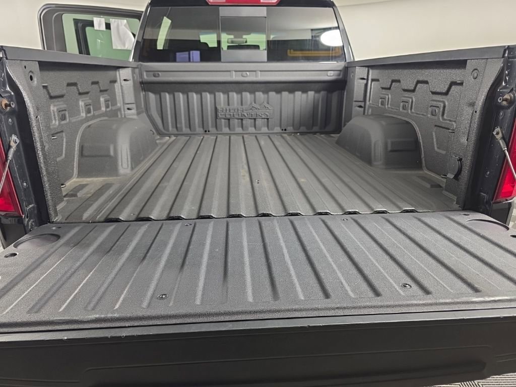 Used 2022 Chevrolet Silverado 1500 High Country image 38