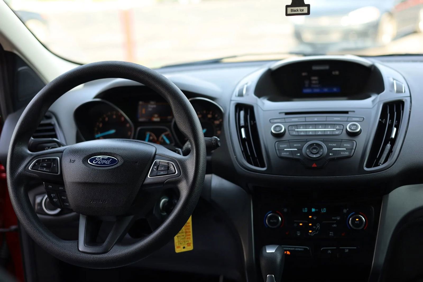 Used 2017 Ford Escape SE w/ SE Cold Weather Package image 28