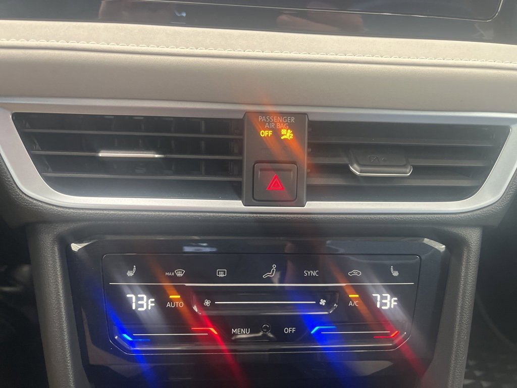 Certified 2025 Volkswagen Taos SE image 26