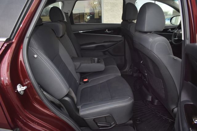 Used 2020 Kia Sorento LX image 36