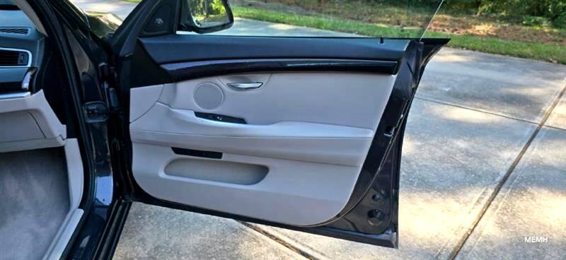 Used 2012 BMW 550i Gran Turismo w/ Driver Assistance Pkg image 37