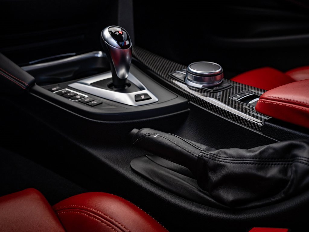 Used 2018 BMW M4 Convertible image 38