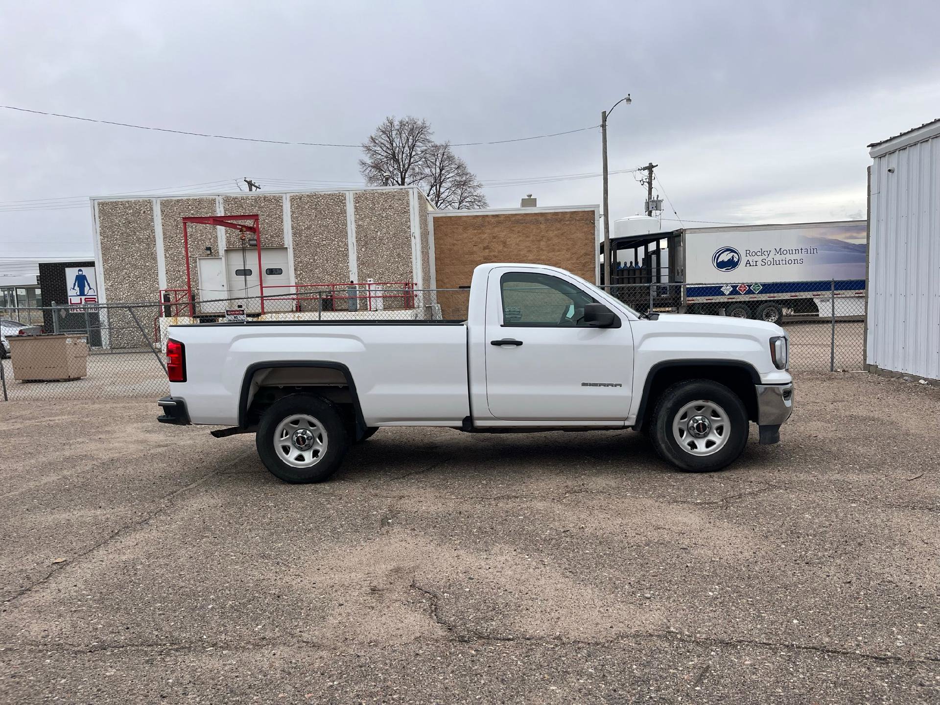Used 2016 GMC Sierra 1500 2WD Regular Cab image 3