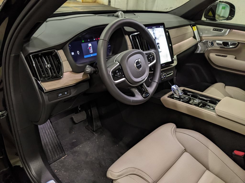 New 2026 Volvo XC90 T8 Ultra w/ Protection Package Premier AWD/4WD image 8