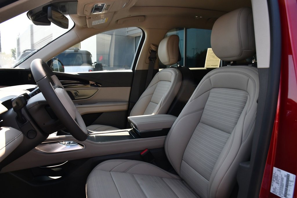 New 2025 Lincoln Nautilus Reserve w/ Jet Appearance Package image 13