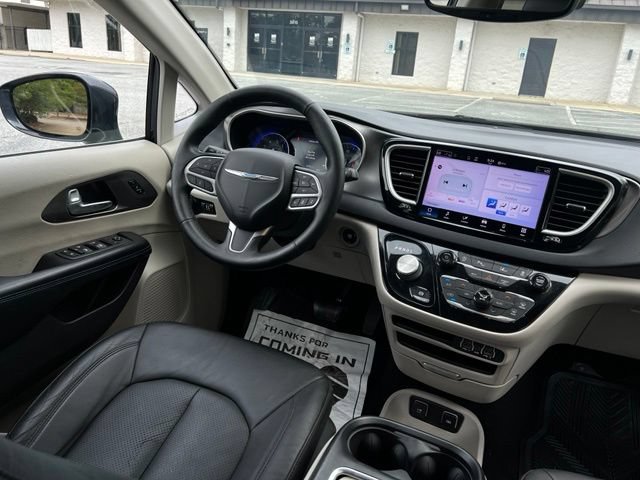Used 2021 Chrysler Pacifica Touring-L FWD image 27