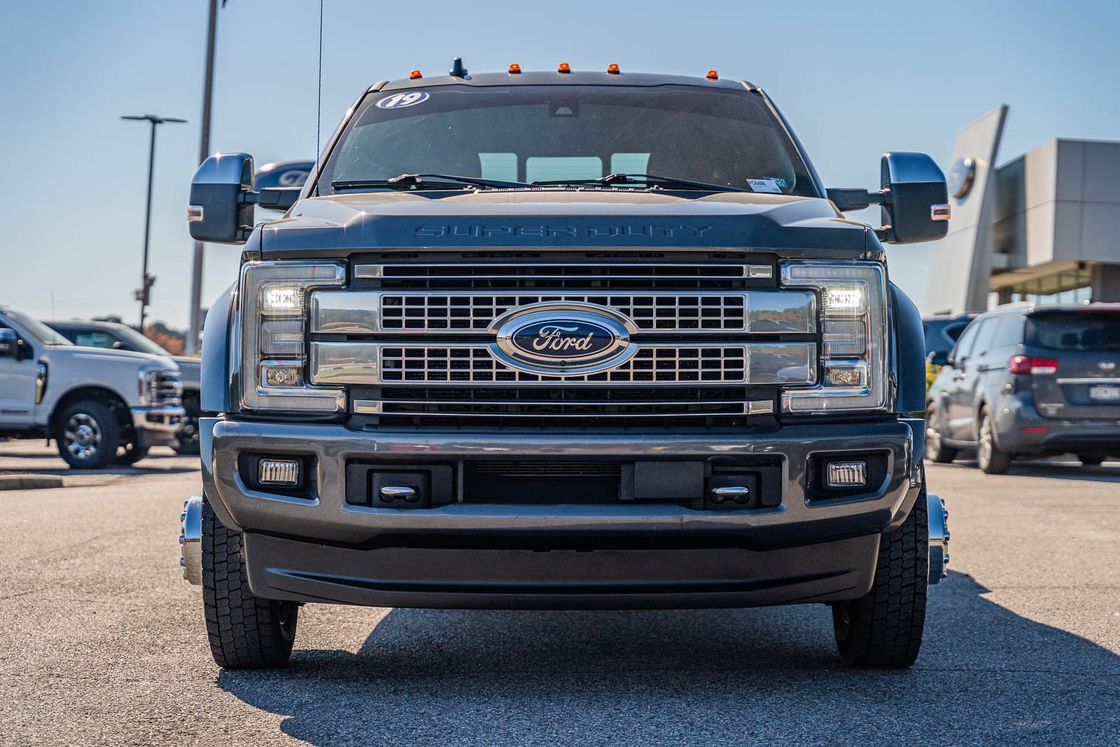 Certified 2019 Ford F450 Platinum w/ Platinum Ultimate Package image 2