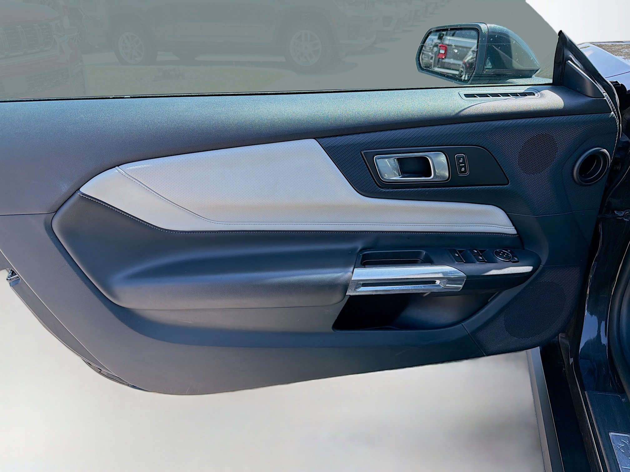 Used 2024 Ford Mustang Premium image 19