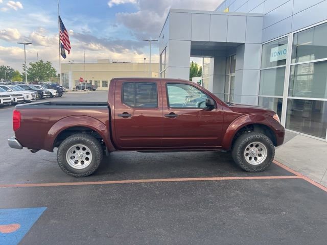 Used 2016 Nissan Frontier SV AWD/4WD image 6