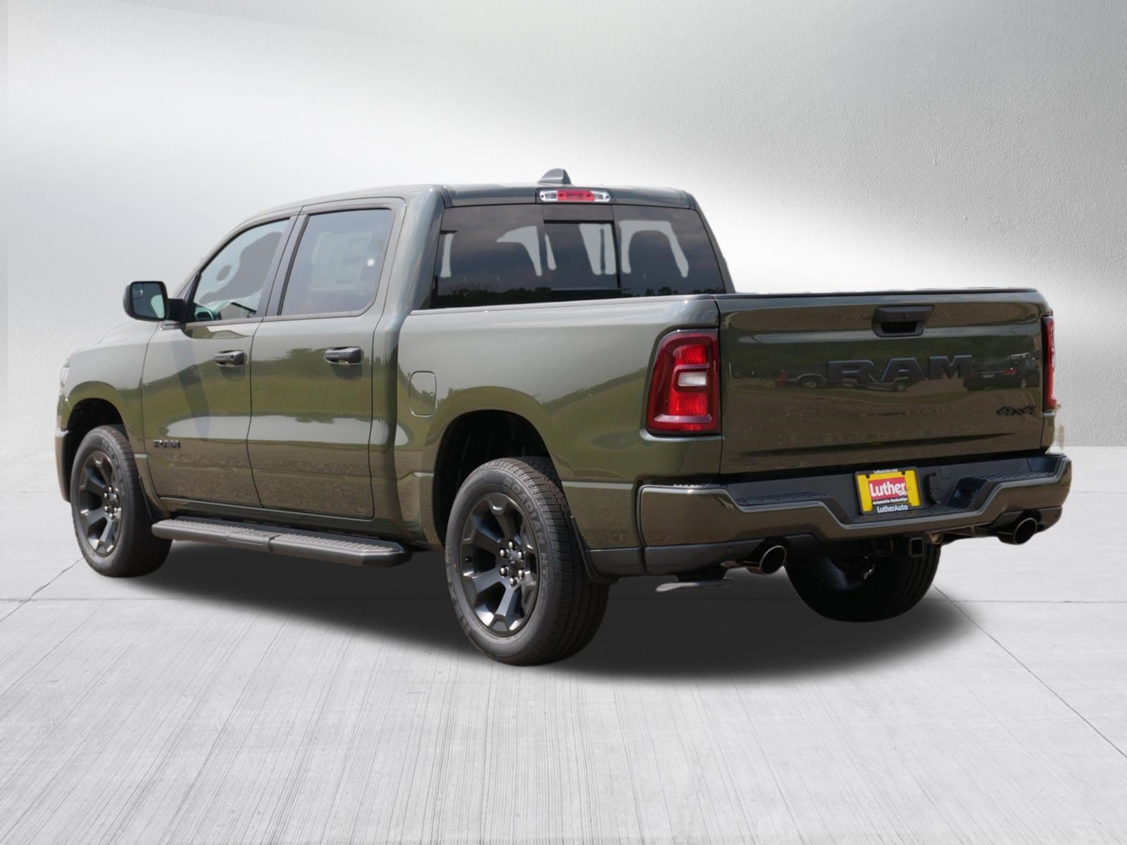 New 2026 RAM 1500 Express AWD/4WD image 3