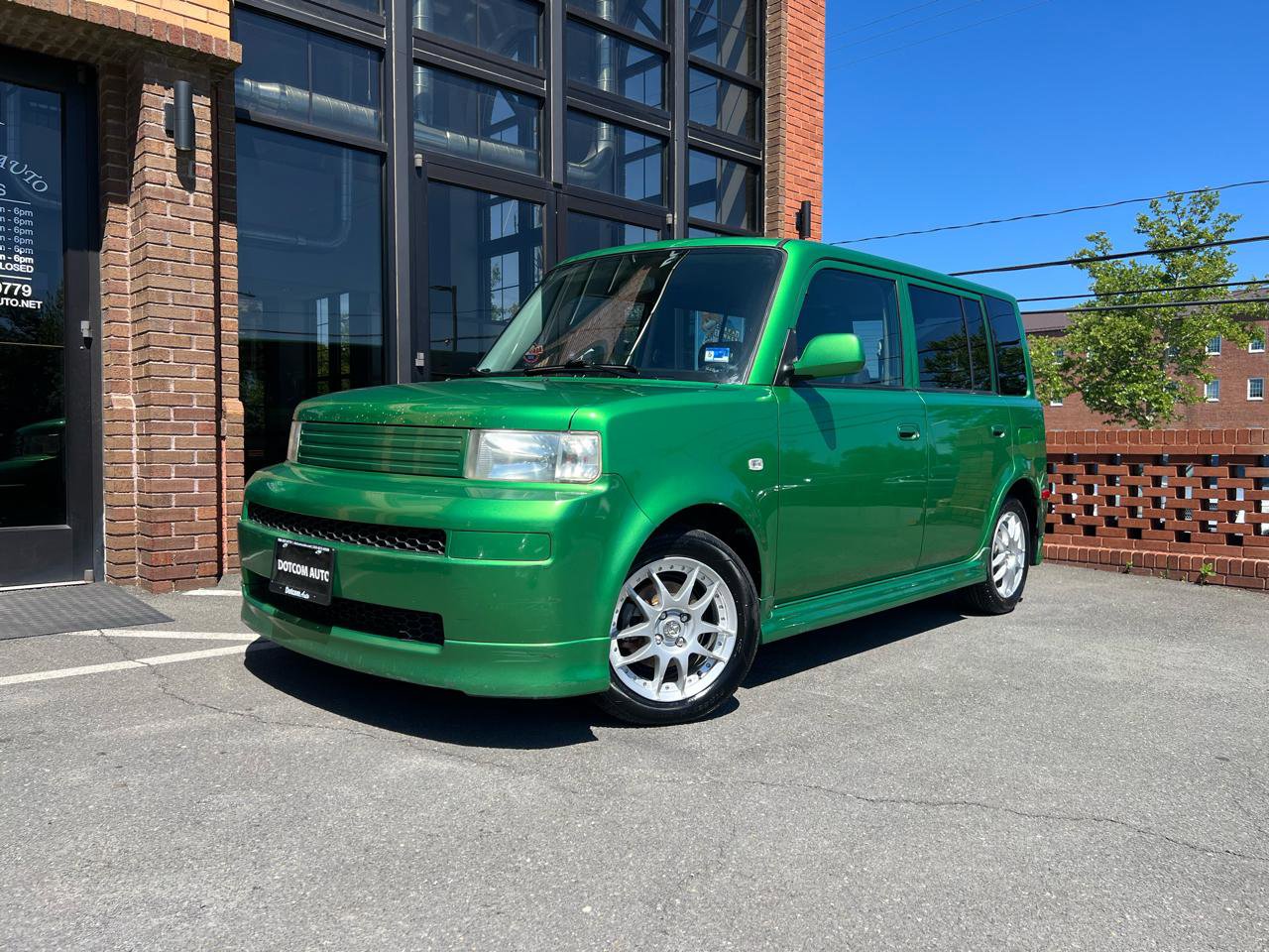 Used 2006 Scion xB FWD image 2