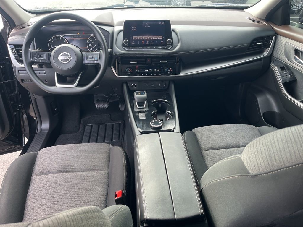 Used 2022 Nissan Rogue SV image 16