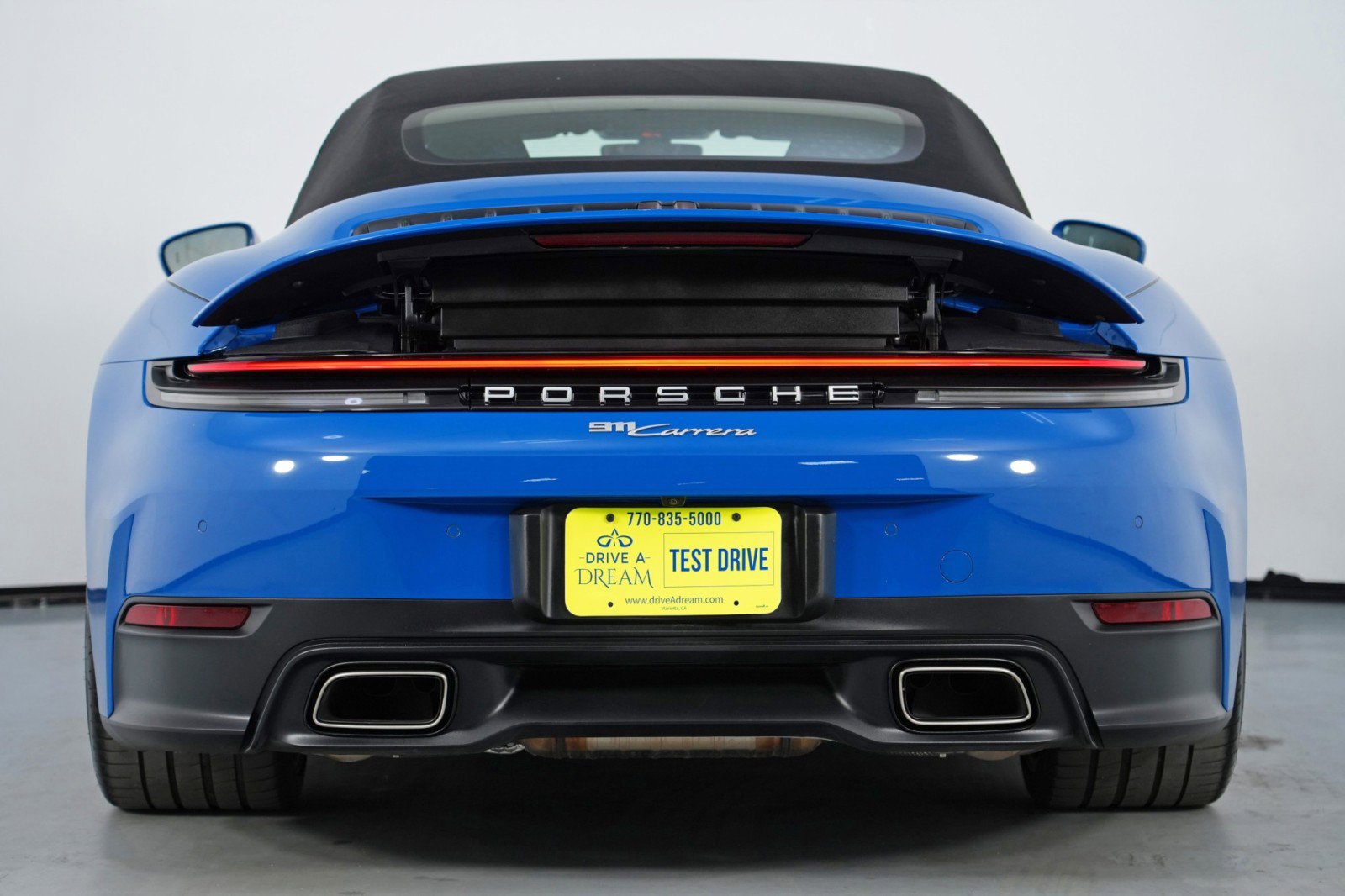 Used 2025 Porsche 911 Carrera RWD image 10