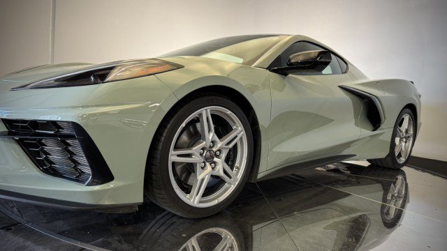 Used 2024 Chevrolet Corvette Stingray Premium Cpe w/ Z51 Performance Package RWD image 18