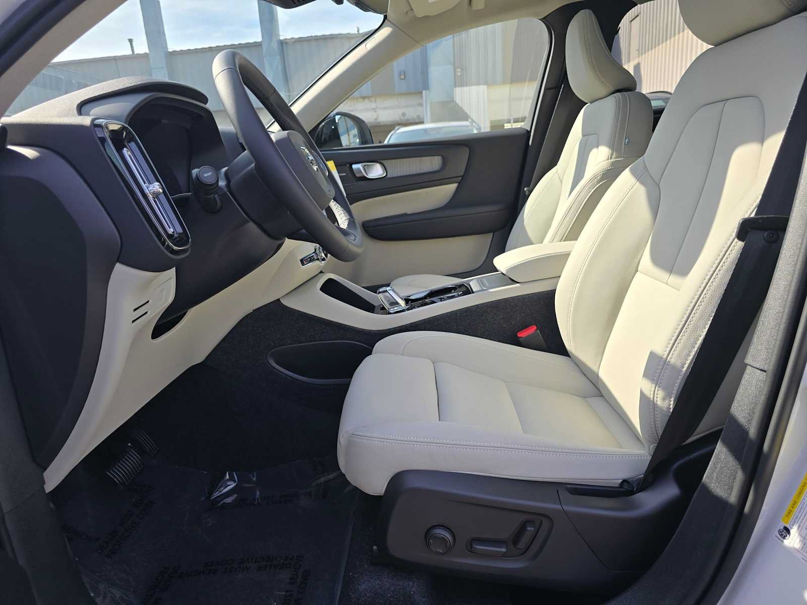New 2026 Volvo XC40 B5 Ultra w/ Protection Package Premier AWD/4WD image 19
