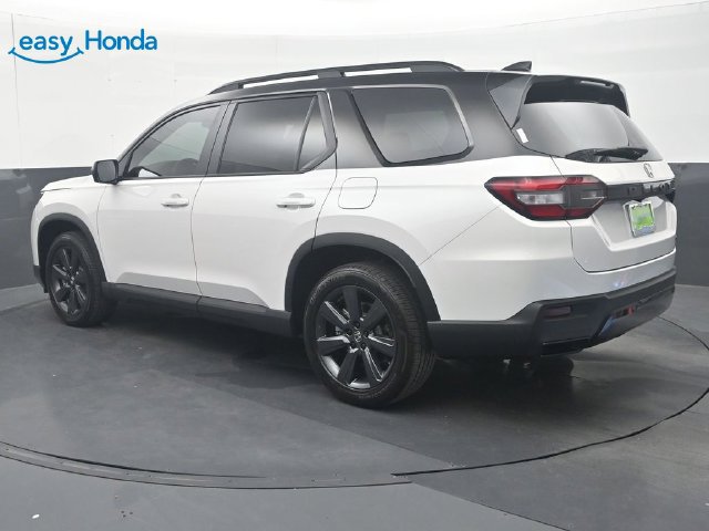 New 2026 Honda Pilot Sport image 5