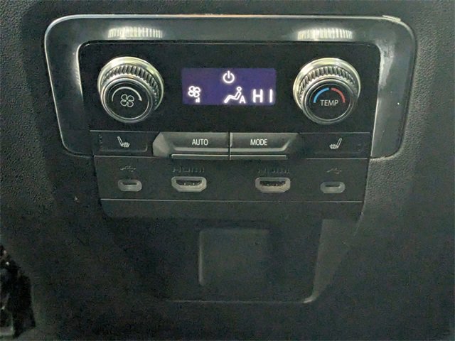 Used 2021 GMC Yukon XL Denali image 28