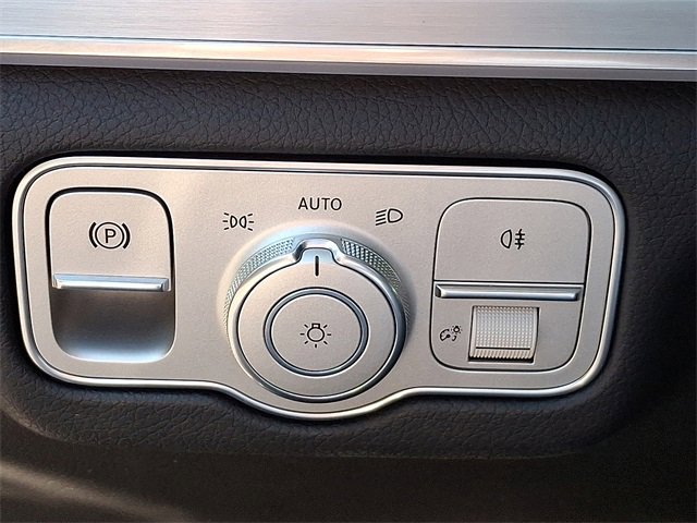 Used 2025 Mercedes-Benz GLE 350 4MATIC image 23