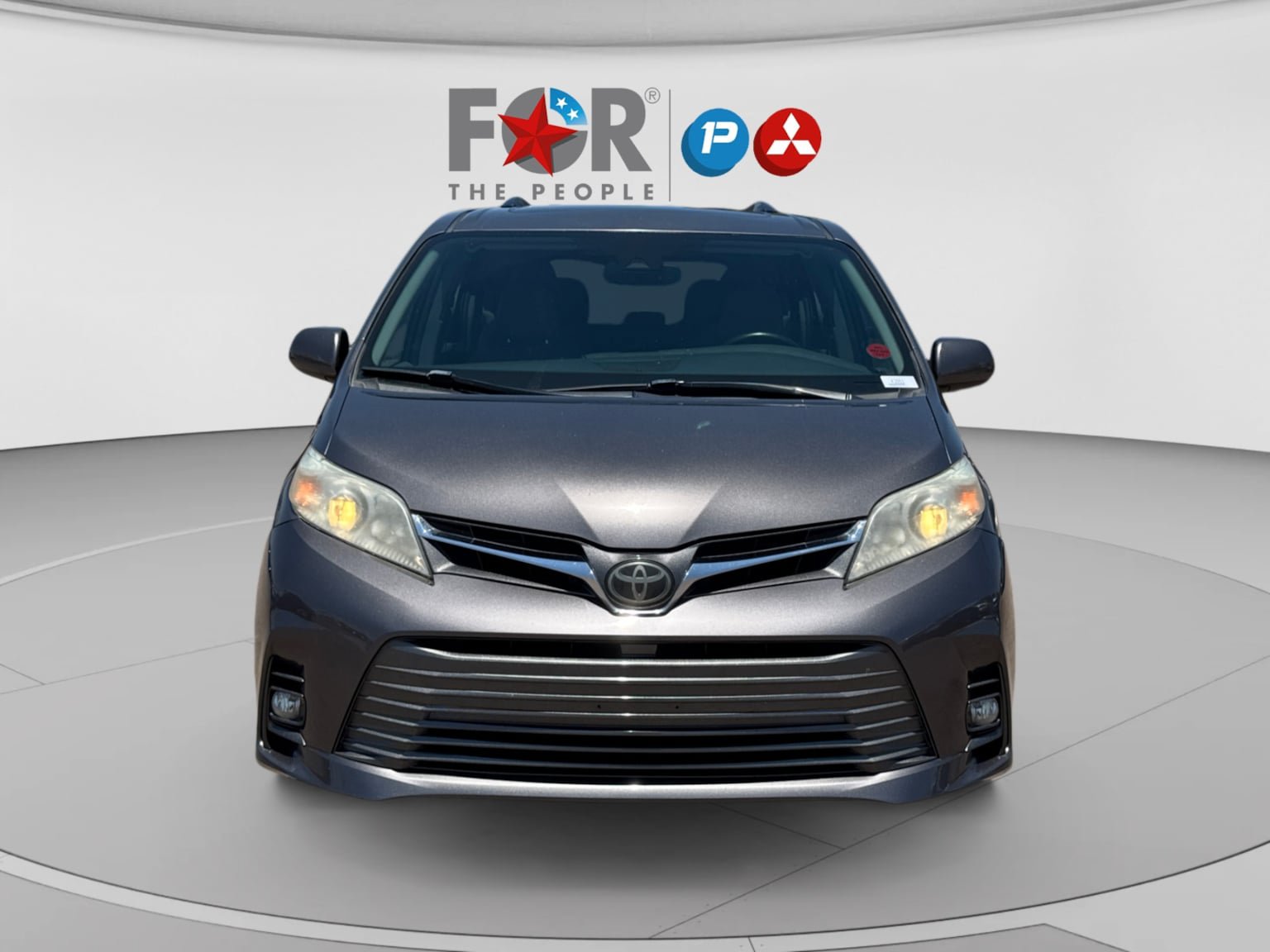 Used 2018 Toyota Sienna XLE w/ XLE Navigation Package FWD image 8