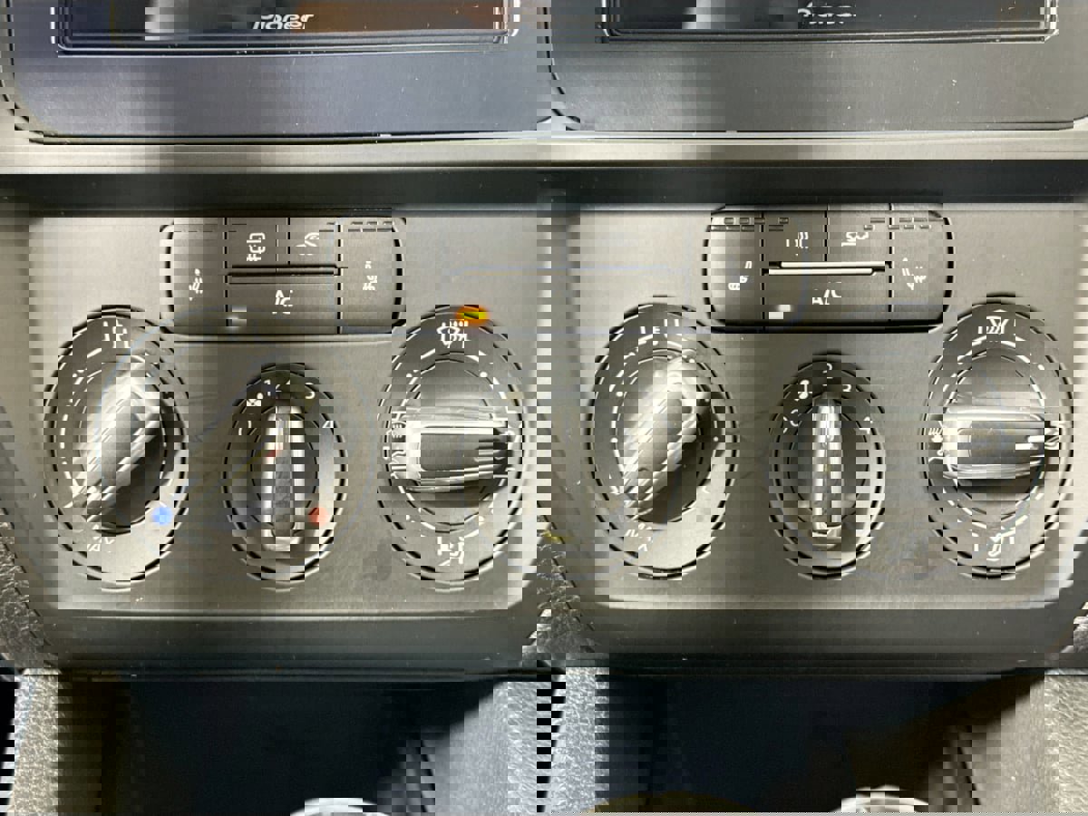 Used 2018 Volkswagen Jetta Wolfsburg Edition image 16