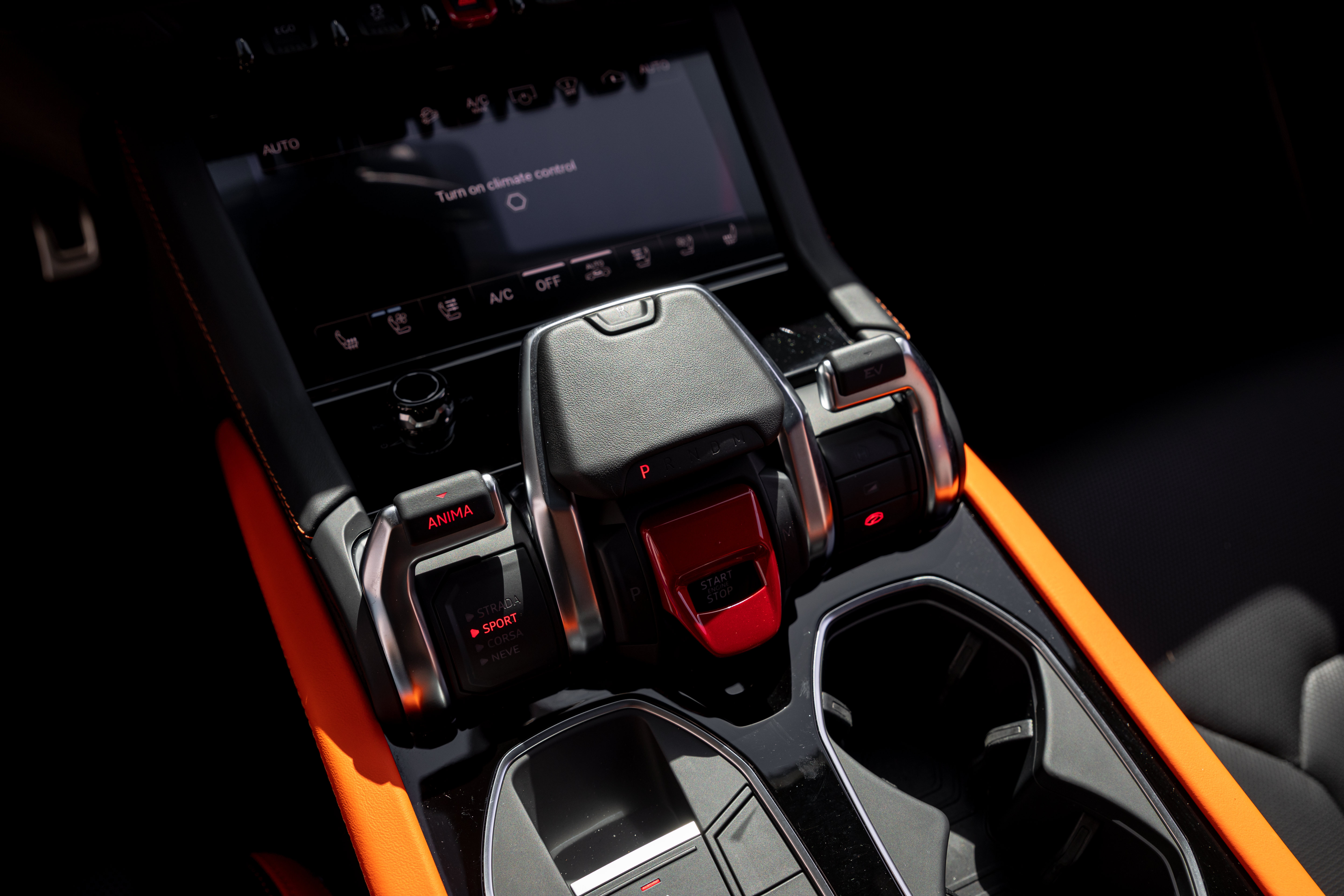 Used 2025 Lamborghini Urus Performante AWD/4WD image 21