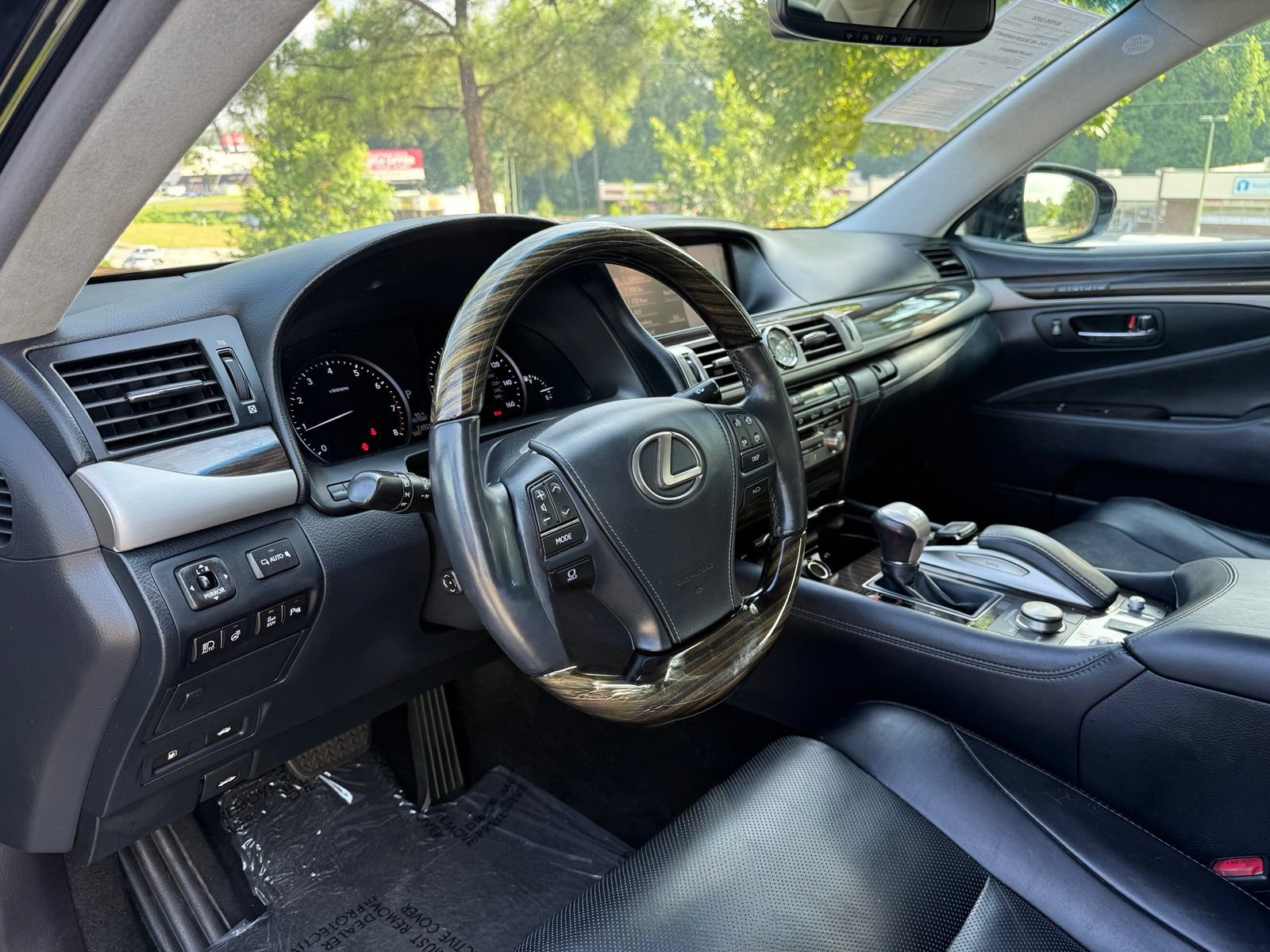 Used 2017 Lexus LS 460 L RWD image 22