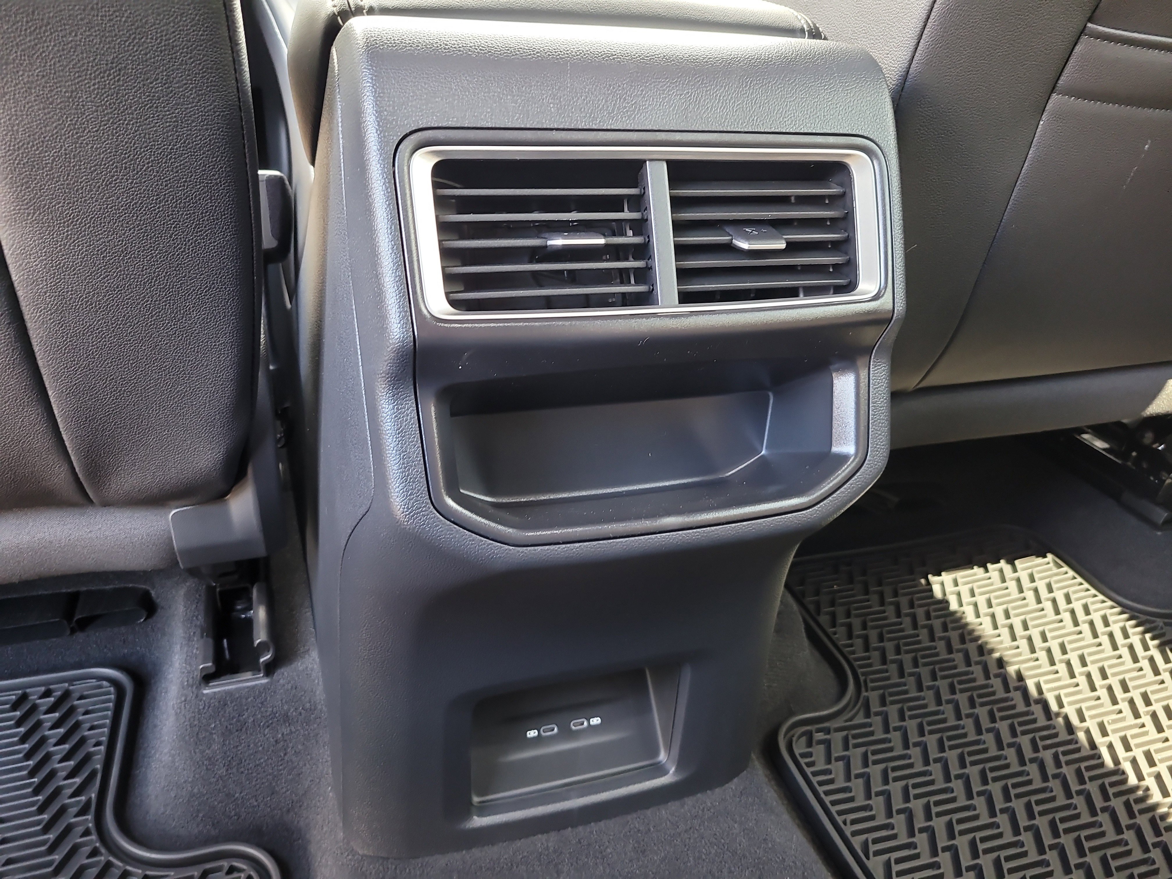 New 2026 Volkswagen Atlas Cross Sport SE image 14