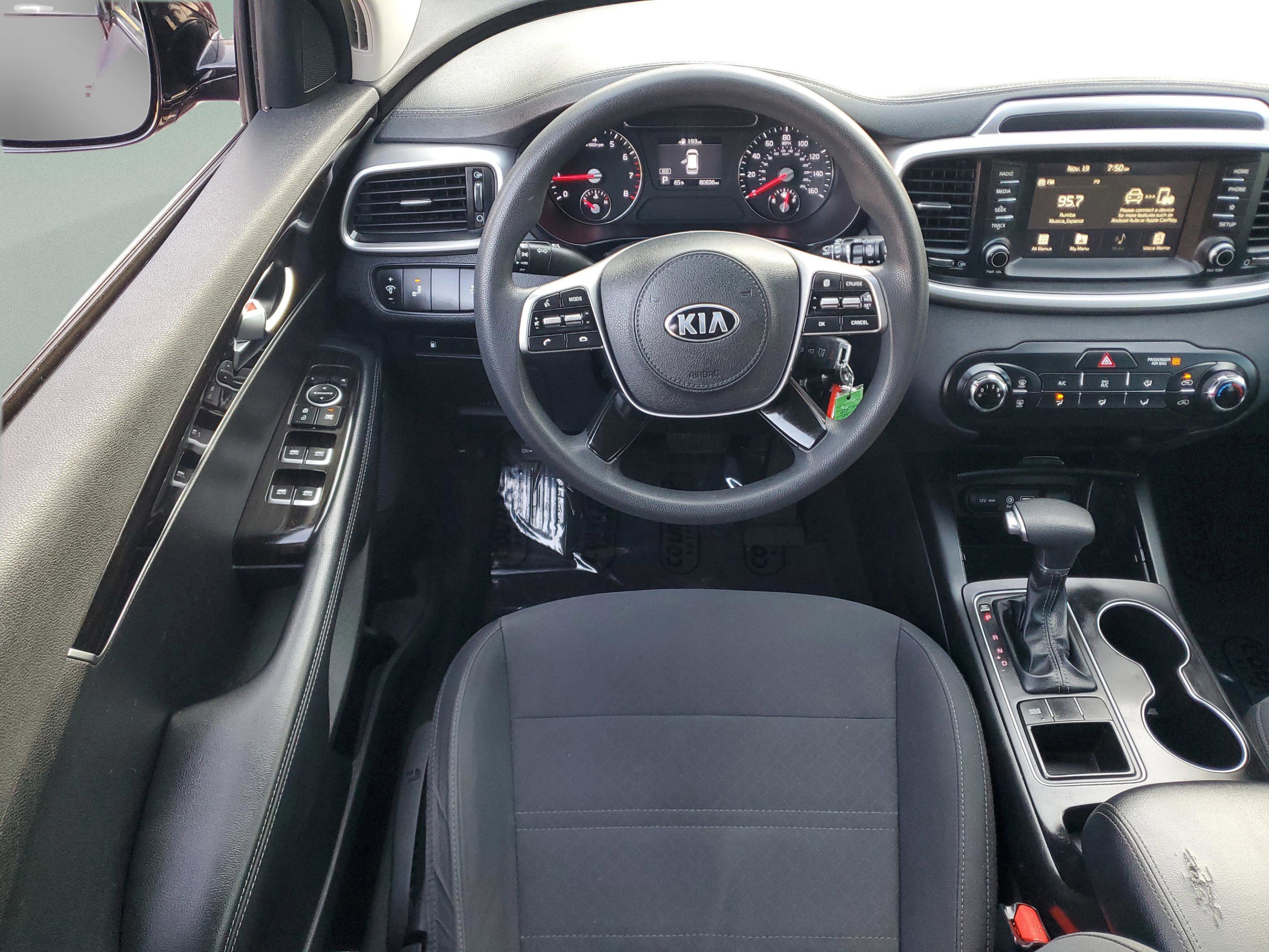 Used 2019 Kia Sorento LX image 10