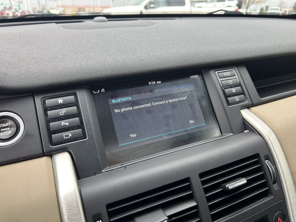 Used 2016 Land Rover Discovery Sport HSE image 28