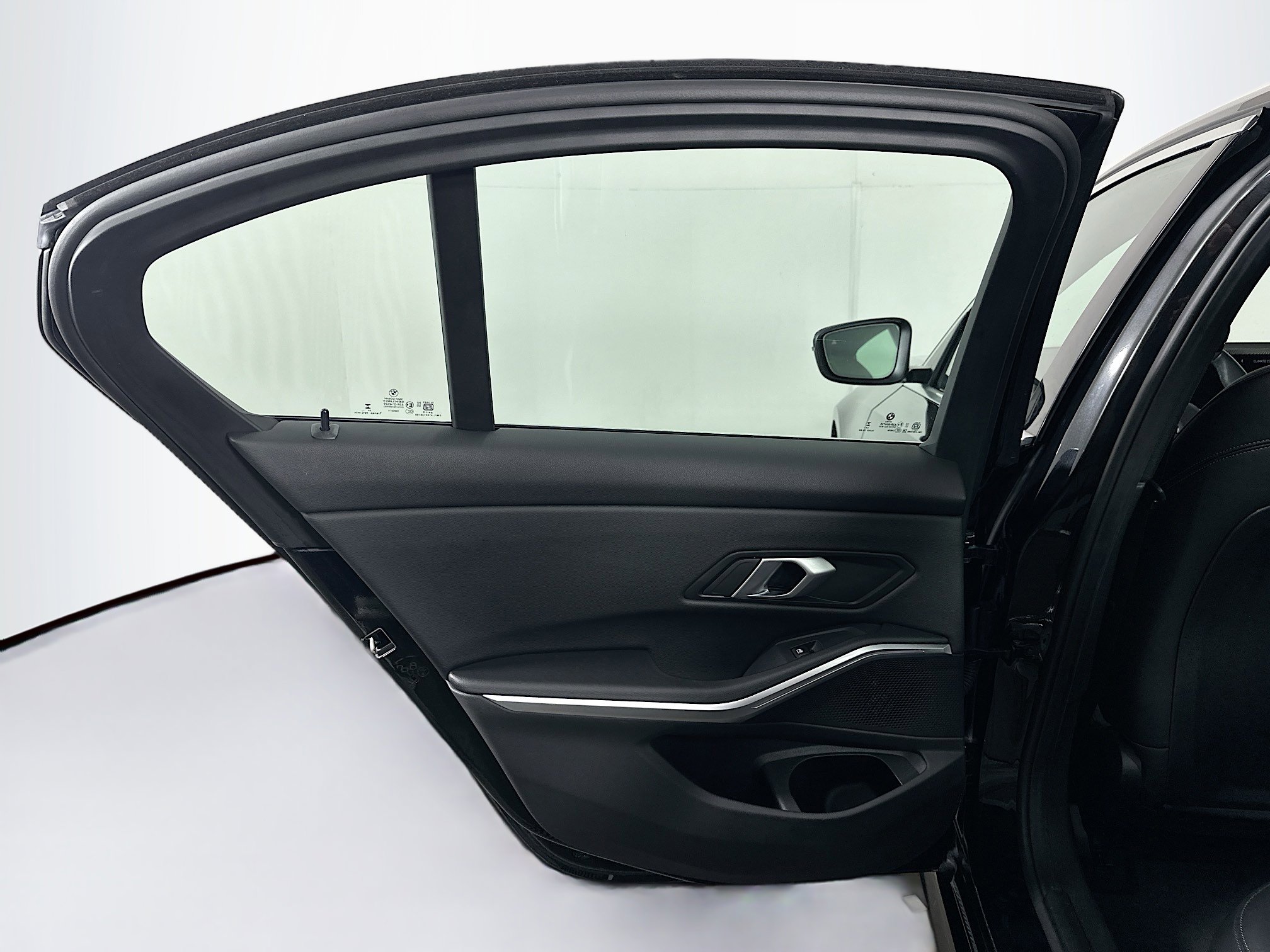 Used 2025 BMW 330i xDrive Sedan image 27