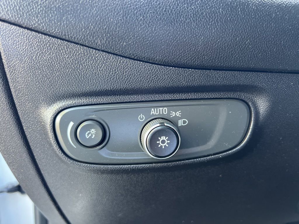 Used 2018 Chevrolet Equinox LT image 26