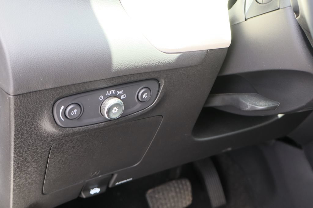 Certified 2023 Buick Encore GX Preferred w/ Cold Weather Comfort Package FWD image 12