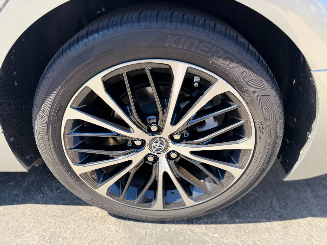 Used 2018 Toyota Camry SE FWD image 18