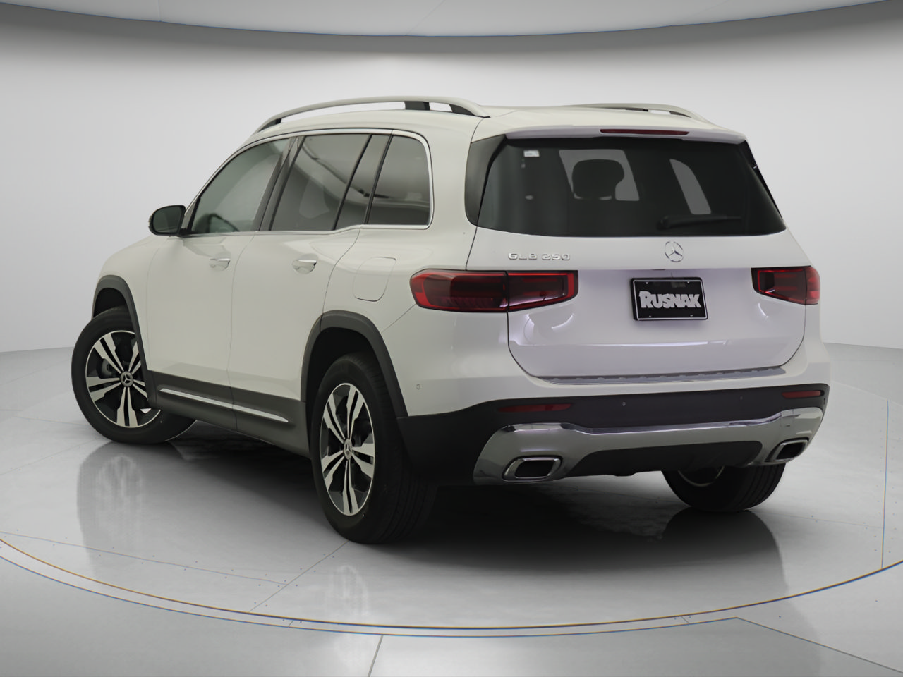 New 2026 Mercedes-Benz GLB 250 image 2