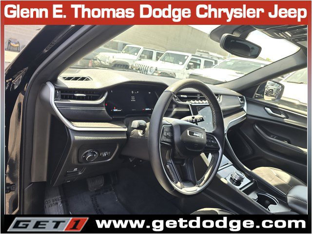 Certified 2024 Jeep Grand Cherokee L Laredo AWD/4WD image 12