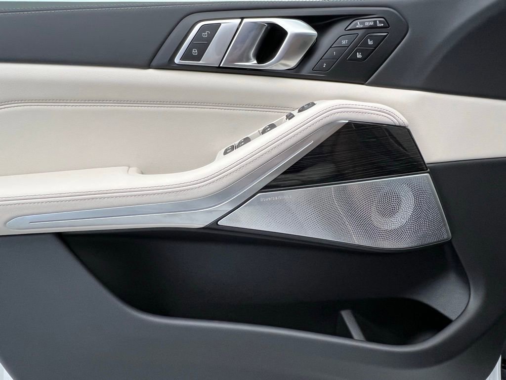 New 2026 BMW X7 M60i image 22