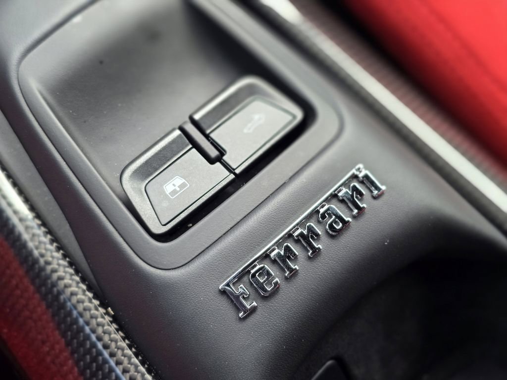 Used 2022 Ferrari F8 Tributo image 32