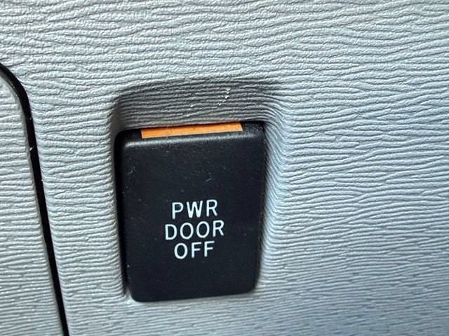 Used 2014 Toyota Sienna LE FWD image 23