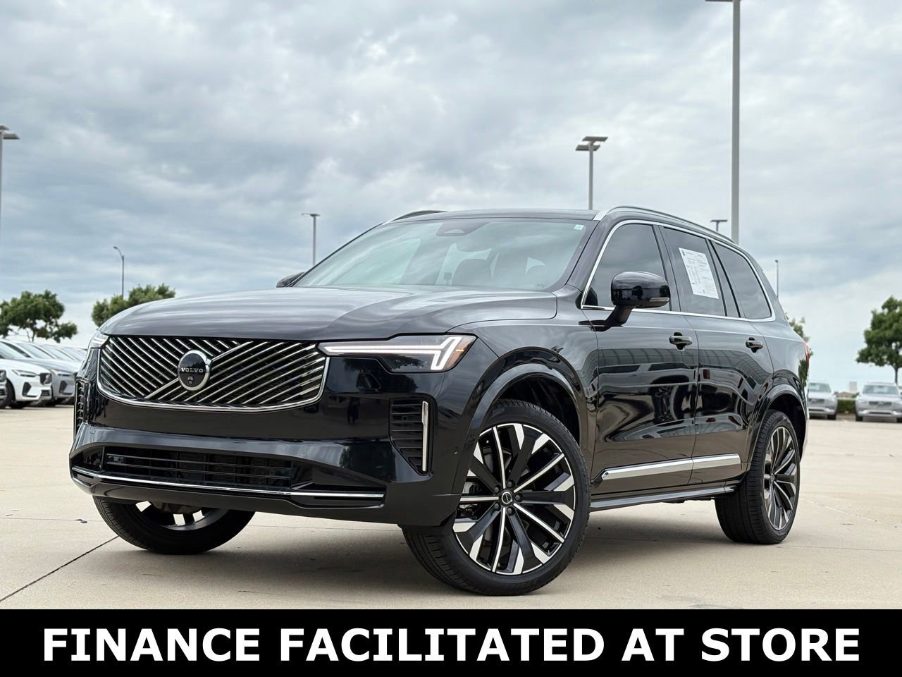 Certified 2025 Volvo XC90 B5 Plus AWD/4WD image 2
