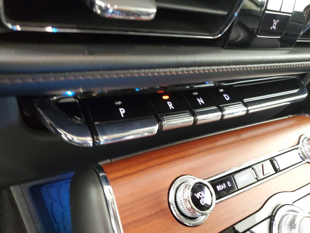 Certified 2023 Lincoln Aviator Reserve w/ Jet Package RWD image 31